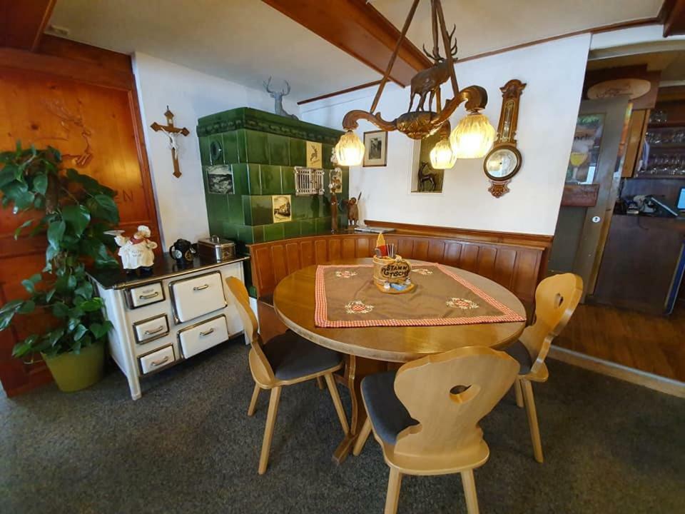Gasthaus Zum Hirschen 푸르트완겐 외부 사진