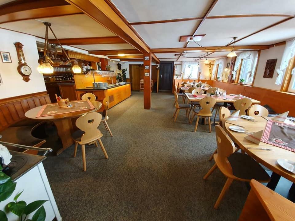 Gasthaus Zum Hirschen 푸르트완겐 외부 사진
